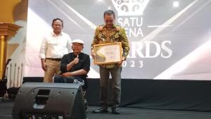 Putu Wijaya dan Komaruddin Hidayat Terima Anugerah Satupena Award