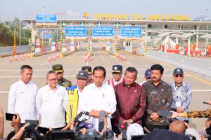 Menteri ATR/Kepala BPN Dampingi Presiden Jokowi Resmikan Jalan Tol Pamulang-Cinere-Raya Bogor
