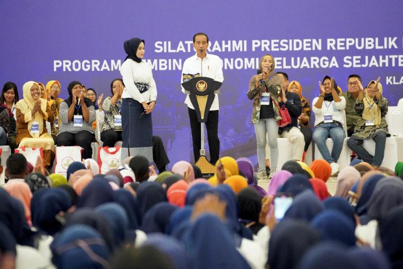Jokowi Untuk AO dan Nasabah PNM: Saya Sangat Menghargai Kerja Keras Semuanya