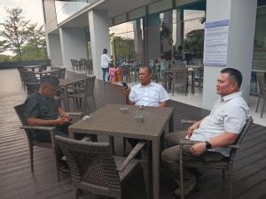 
                                       Pertemuan Silaturahmi Pj Bupati Maybrat dan Brigjen TNI di HUT Satpol PP dan Linmas 2024