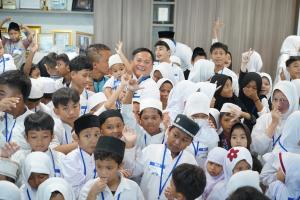 
                                       Sambut Ramadan PNM Peduli Gelar Santunan Anak Yatim Serentak di Seluruh Cabang di Indonesia