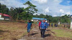 PJ Bupati Maybrat Tinjau Perkembangan Pemulihan Kampung Aisa