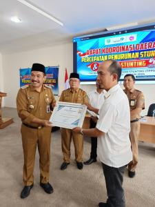 Percepat Penurunan Stunting, Bupati Beri PTPN IV Regional 4 Penghargaan