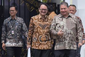 Gelar Rapat Internal di Istana, Indonesia Semakin Siap Berproses Menjadi Anggota OECD