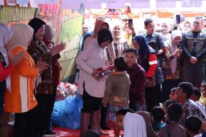 Menteri Sosial RI Tinjau Lokasi Pengungsian Nagari Parambahan