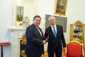 Menko Airlangga Terima Penghargaan dari Pemerintah Rusia dan Temui Medvedev, Manturov dan Reshetnikov untuk Dorong Penguatan Kerja Sama Ekonomi Indonesia-Rusia