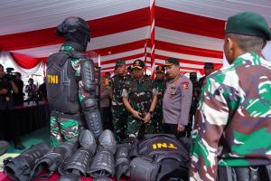 
                                       Panglima TNI dan Kapolri Hadiri Doa Bersama dan Tinjau Kesiapan Pilkada Jatim 2024