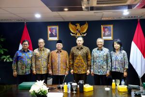 
                                       Bahas Kebijakan Strategis 2025, Menko AHY Gelar Rakor Bersama Lima Kementerian Teknis