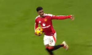 
                                       MU Luput dari Kekalahan Gol Bunuh Diri saat Lawan Southampton, Hat-trick Diallo Jadi Penyelamat