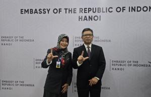 
                                       Direktur Politeknik STIA LAN Jakarta Kunjungi Duta Besar RI di Vietnam: Pelajari Strategi Daya Saing Ekonomi Negeri Naga Biru