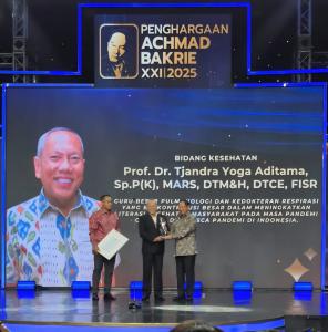 
                                       Penghargaan Achmad Bakrie XXI bidang Kesehatan