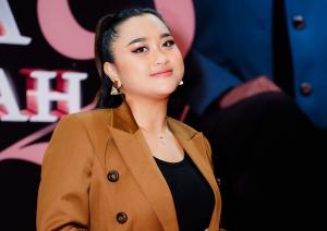 
                                       Seperti Pelukan Hangat, MV OST Air Mata di Ujung Sajadah 2, Bintang-Bintang Dirilis