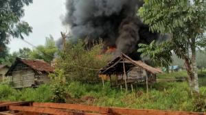 
                                       Rombongan Kapolda Papua Tengah Diserang OPM, Satu Warga Tewas dan Empat Polisi Terluka