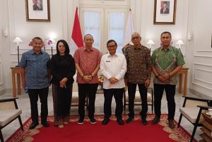 
                                       Gubernur Jakarta Pramono Anung Dukung Kebangkitan Rally Tradisional Metropilitan Rally