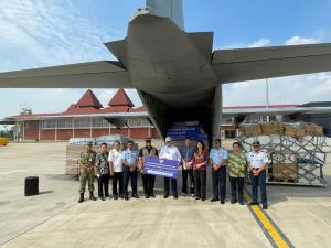 
                                       Korban Banjir Longsor di Tiga Wilayah, BNPB Salurkan Bantuan Kemenko Perekomomian Seberat 40 Ton