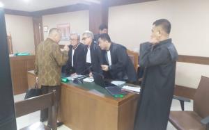 
                                       Saksi Tak Lihat Langsung, Kuasa Hukum   Nurhadi: Gerus Prinsip Dasar Peradilan