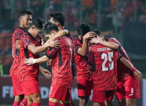 
                                       Skor Persija vs Bhayangkara 3-0: Gol Bunuh Diri dan Penalti Untungkan Macan Kemayoran