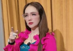 
                                       Shinta Beby Soroti Konten Panji Pragiwaksono: Tudingan Penistaan Agama dan Penghinaan Presiden