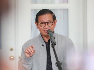 
                                       THR Jadi Sorotan! Pramono Tegaskan Tidak Boleh Ada Tekanan ke Pengusaha