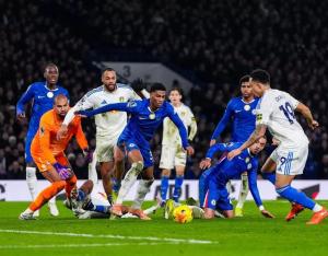 
                                       Gagal Pertahankan Keunggulan, Chelsea Ditahan Imbang Leeds 2-2