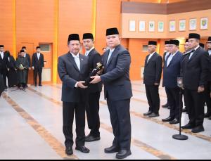 
                                       Bernhard Rondonuwu Resmi Mengemban Amanah sebagai Wakil Rektor IPDN