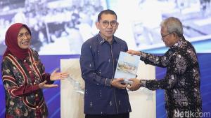
                                       Kementerian Kebudayaan Luncurkan Buku Sejarah Indonesia 10 Jilid, Simak Apa Aja Isinya