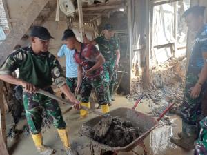 TNI AU Intensifkan Pembersihan Pascabanjir di Tabing Banda Gadang