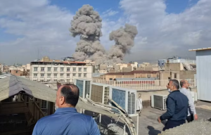 
                                       Rudal dan Dalih Bela Diri: Krisis Baru yang Mengguncang Stabilitas Global