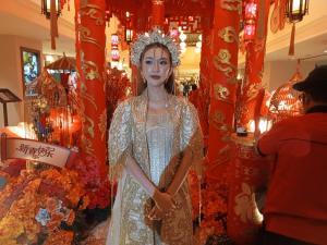 
                                       Puncak Perayaan Imlek, Icha Yang bawakan 2 Lagu Tibetian