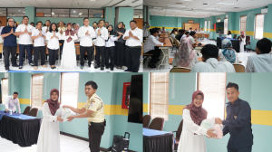 Berbagi Kebahagiaan di Bulan Ramadan, Direktur Politeknik STIA LAN Jakarta Serahkan Bingkisan Lebaran kepada Pegawai PPNPN