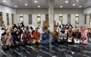 
                                       PNM Ambon Santuni 140 Anak Yatim dan Dhuafa, Hadirkan Kebahagiaan Ramadhan