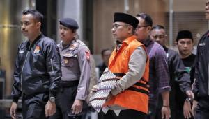 
                                       Tahanan Rumah Yaqut Tuai Polemik, Ini Klarifikasi Pengacara