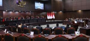 
                                       Sidang Uji Materiil UU Pesantren: Hakim MK Soroti Ketidakjelasan Pendanaan, Pemohon Nilai Pemerintah Belum Jawab Substansi