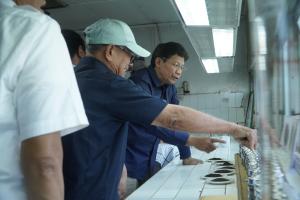 
                                       Komisaris PTPN Minta Produksi dan Pemasaran Teh Kayu Aro Ditingkatkan