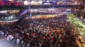 
                                       Dandim 0504/Jakarta Selatan Nobar Sepak Bola Gembira Bersama Ribuan Masyarakat Kemang Village