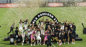 Persebaya Raih Trofi Piala Presiden 2026 setelah Tekuk Persib lewat Babak Adu Penalti