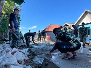 
                                       Pekerjaan Rabat Jalan Beton Memasuki Tahap Finishing