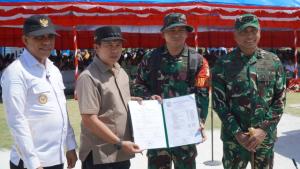 
                                       Pangdam XXIII/Palaka Wira Resmi Tutup TMMD Ke-129 Kodim 1311/Morowali di Kepulauan Umbele