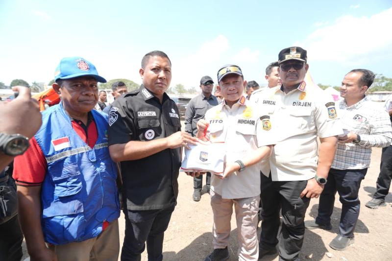 Mendagri Salurkan Bantuan bagi Warga Terdampak Gempa di Pulau Palue, Dorong Pemenuhan Kebutuhan Masyarakat