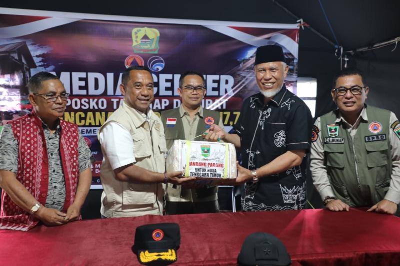 Pemprov Sumatra Barat Bantu 2,2 Ton Rendang untuk Dukungan Penanganan Gempa Flores M7,7