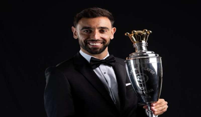 Raih Gelar Pemain Terbaik PFA 2025/2026, Bruno Fernandes Ikuti Jejak Cristiano Ronaldo      