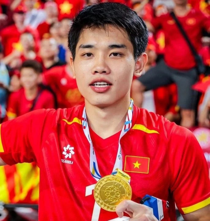 Nguyen Dinh Bac Pemain Debutan di Piala AFF 2026 Panen 3 Gelar, Pantas Negaranya Juara
