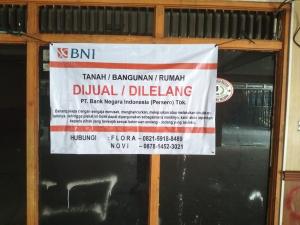 
                                       Rumah Dipasangi Plang Lelang, Pertanyakan Prosedur BNI