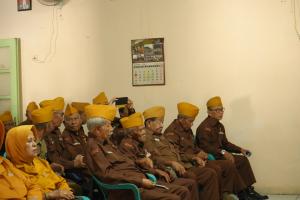 YBM PLN UP2B Jawa Tengah & D.I. Yogyakarta Berbagi untuk Keluarga Veteran di Ambarawa